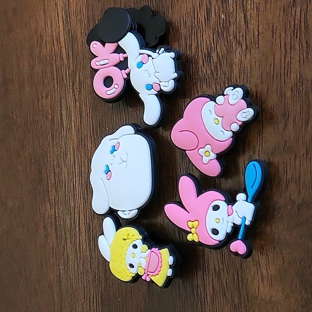 Melody and friends Crocs Accessories Set of 5
